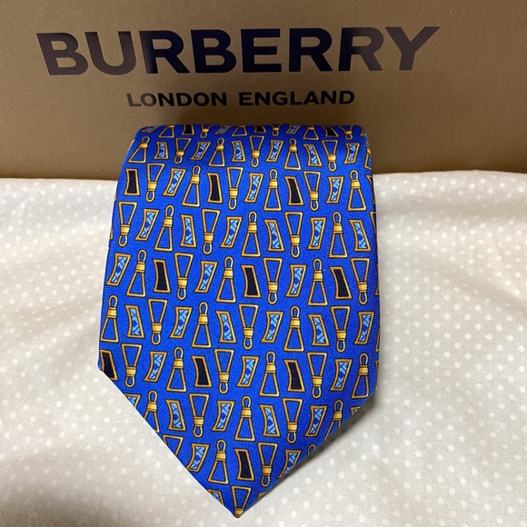 Burberry 💯% Silk “Tie” Tie! 60” long! Like New! Made in France! - Picture 1 of 7